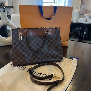Louis Vuitton , very RERE !!! 💯 authentic!!! monogram, tote bag ￼/Crossbody bag